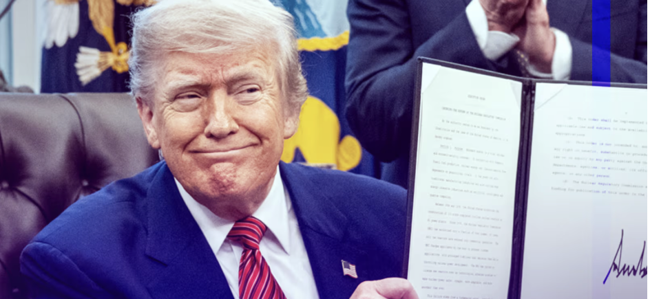 Trump sanciona Genius Act e chama stablecoins de “maior revolução financeira desde a internet”
