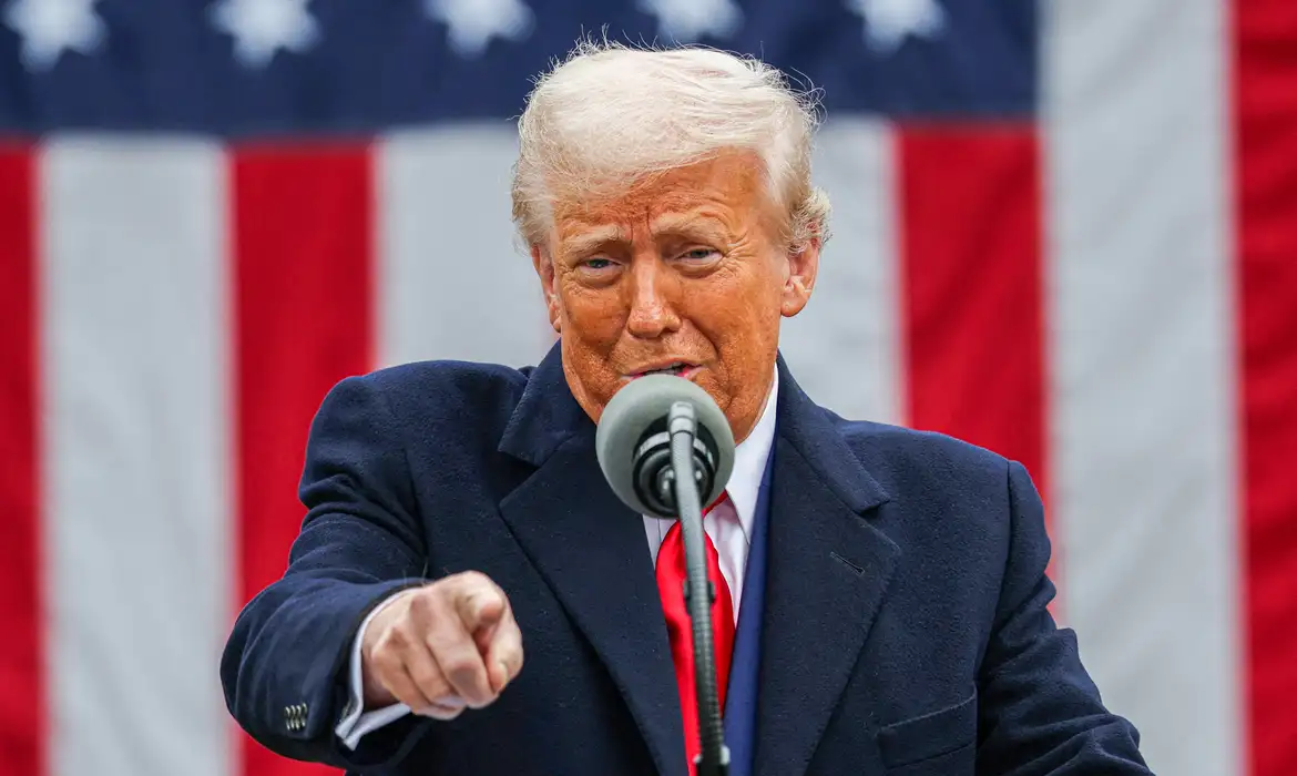 Cronos dispara 25% após investimento bilionário da Trump Media