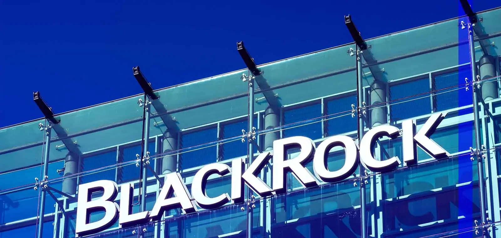 BlackRock mantém foco em Bitcoin e Ethereum e adota cautela antes de expandir para outros cripto ETFs