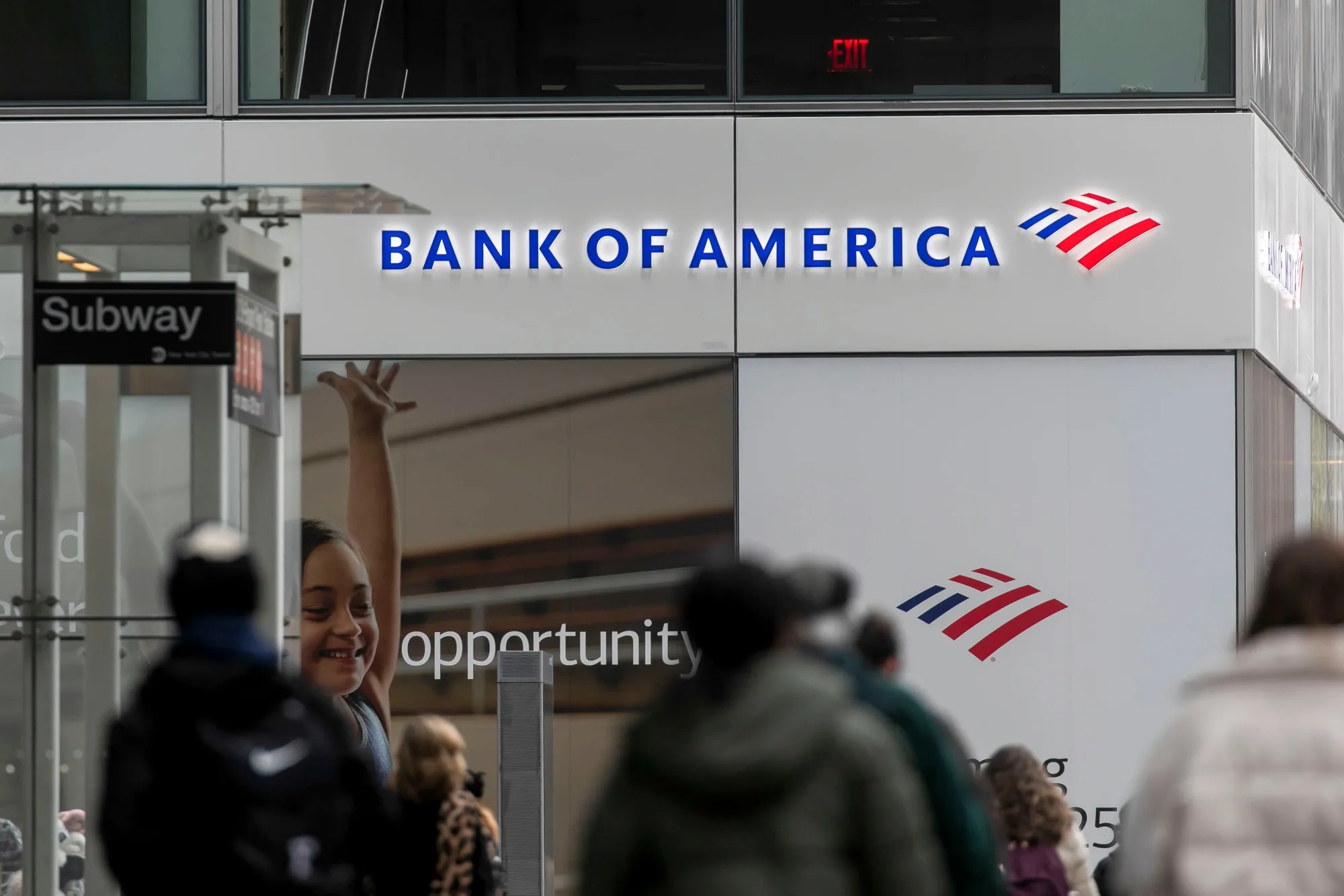 Bank of America amplia acesso a produtos cripto para clientes de wealth management; sinal verde para adoção institucional