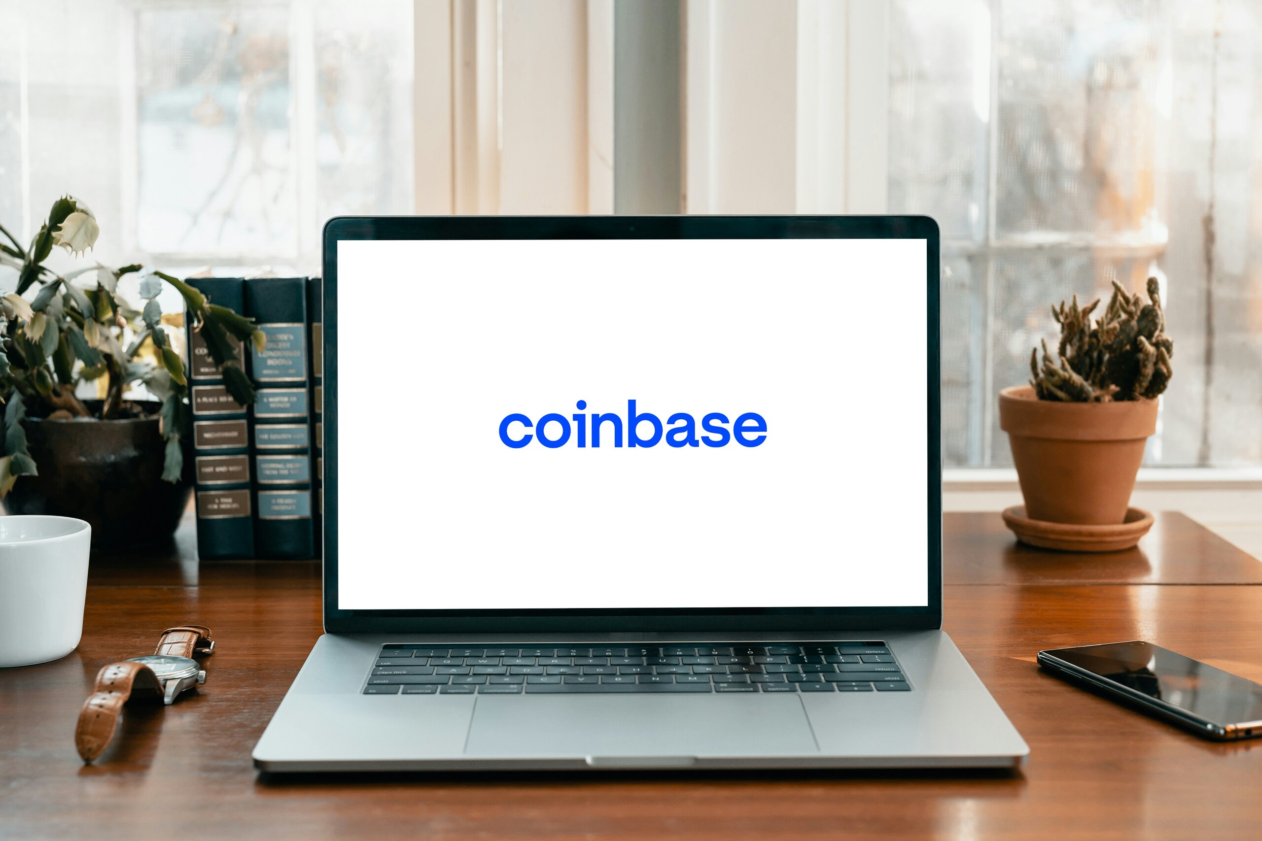 A Coinbase não cumpriu as previsões para o quarto trimestre, apresentando uma receita de transações inferior a US$ 1 bilhão