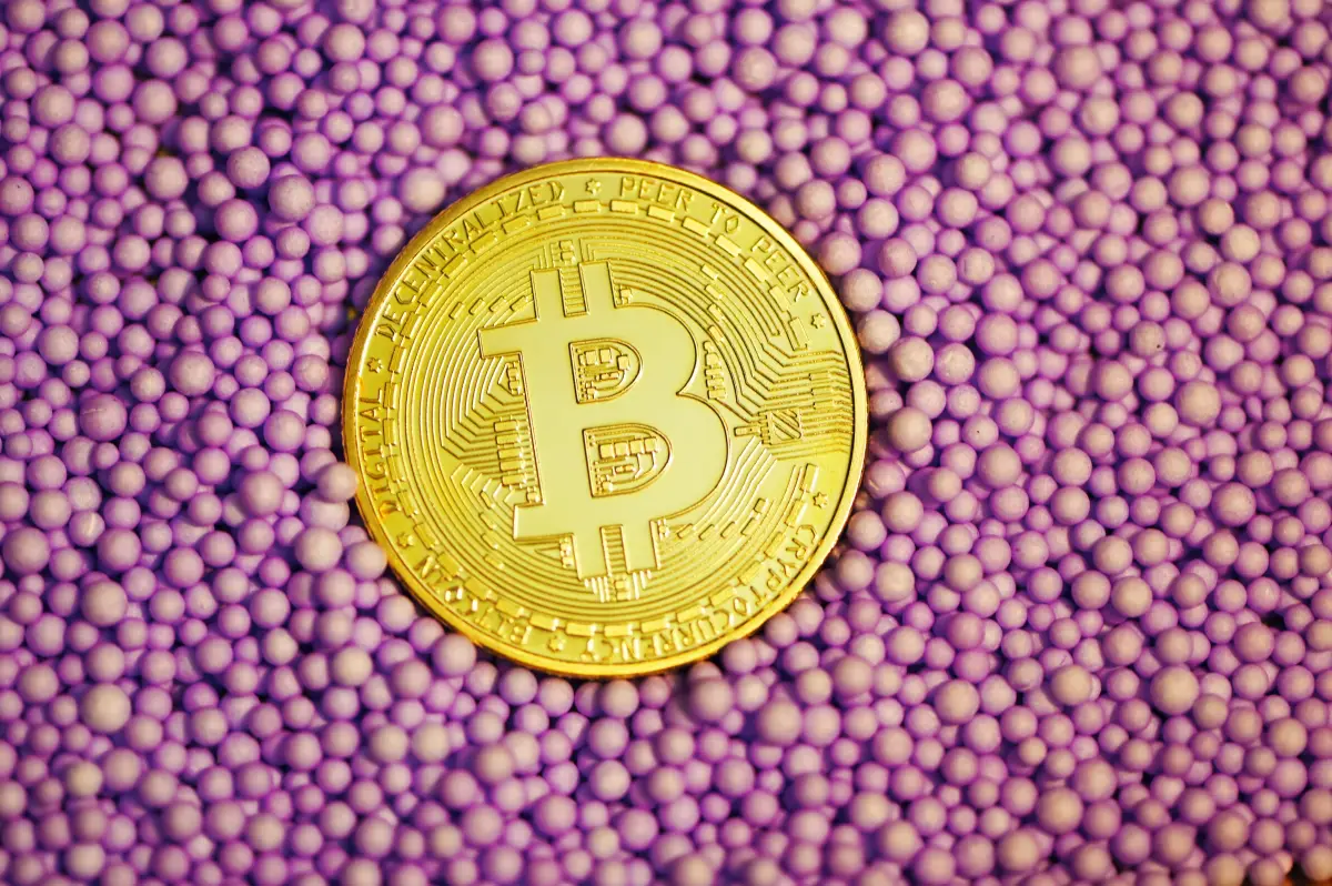 No contexto do congelamento de US$ 71 milhões na Arbitrum, o mundo cripto se questiona sobre o verdadeiro significado de descentralização