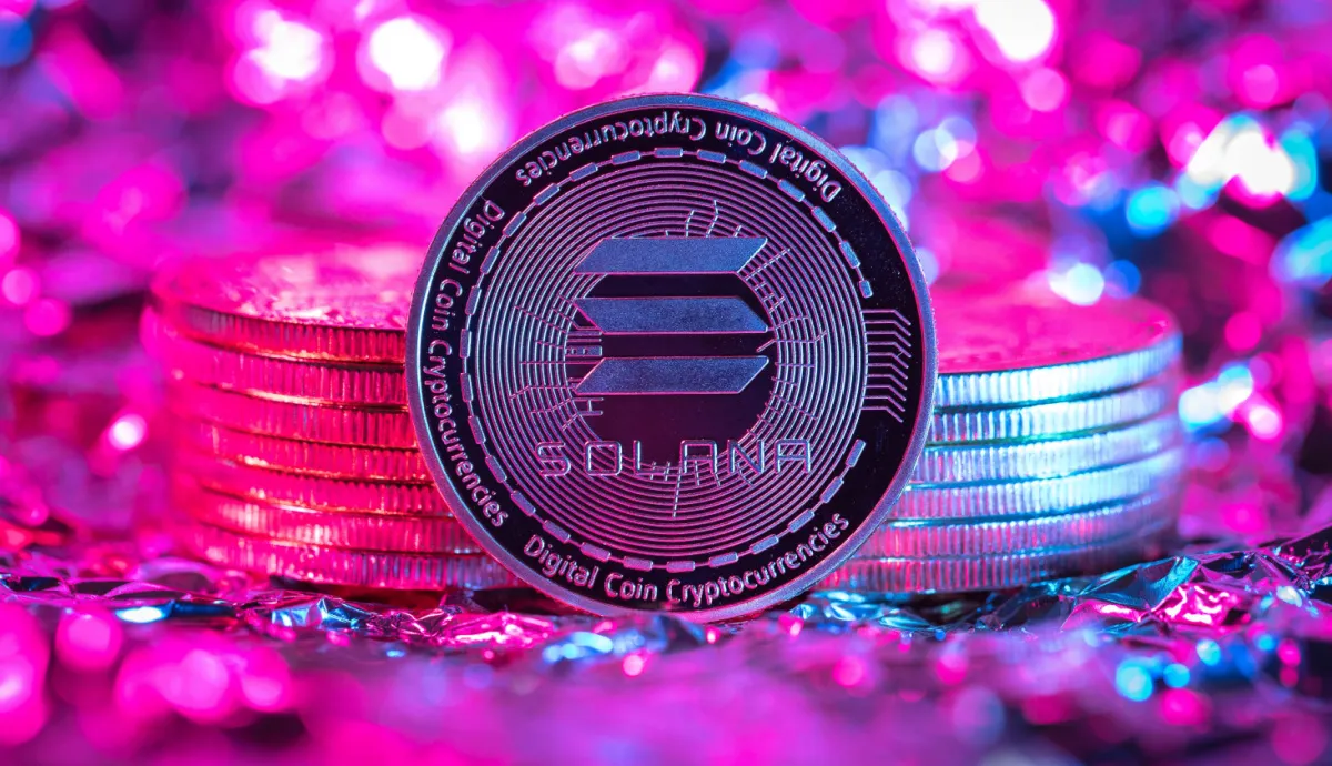 À medida que grandes bancos transferem bilhões para seu ecossistema, Solana está deixando para trás sua imagem de memecoin