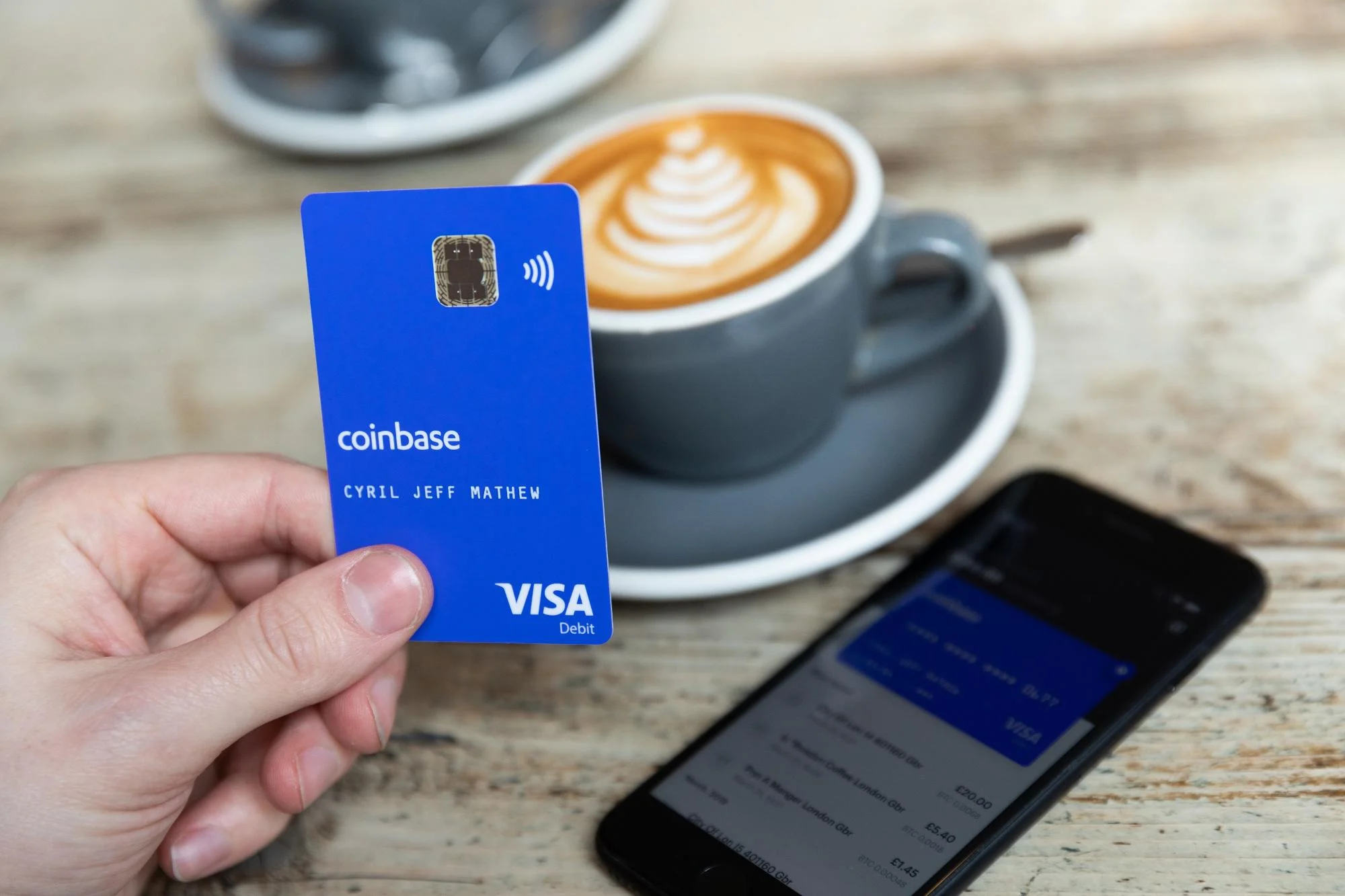 Coinbase enfrenta declínio nas transações à vista: Wall Street diminui previsões antes dos resultados