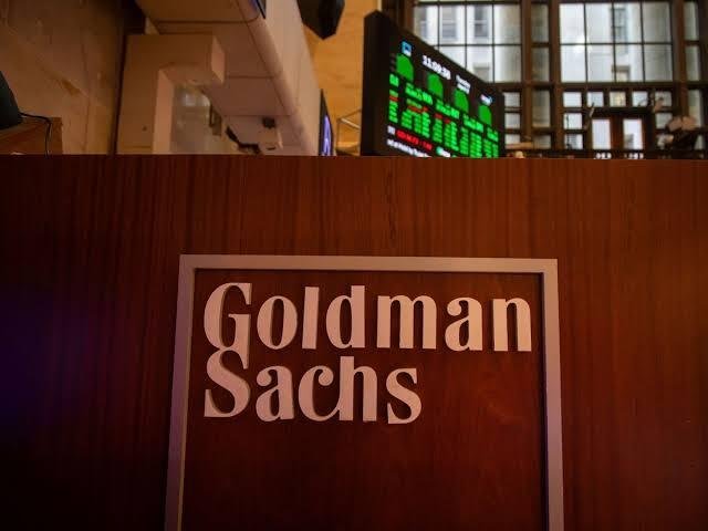 Goldman Sachs avança em ETFs de renda de bitcoin com compra da NEOS por US$ 2,25 bilhões