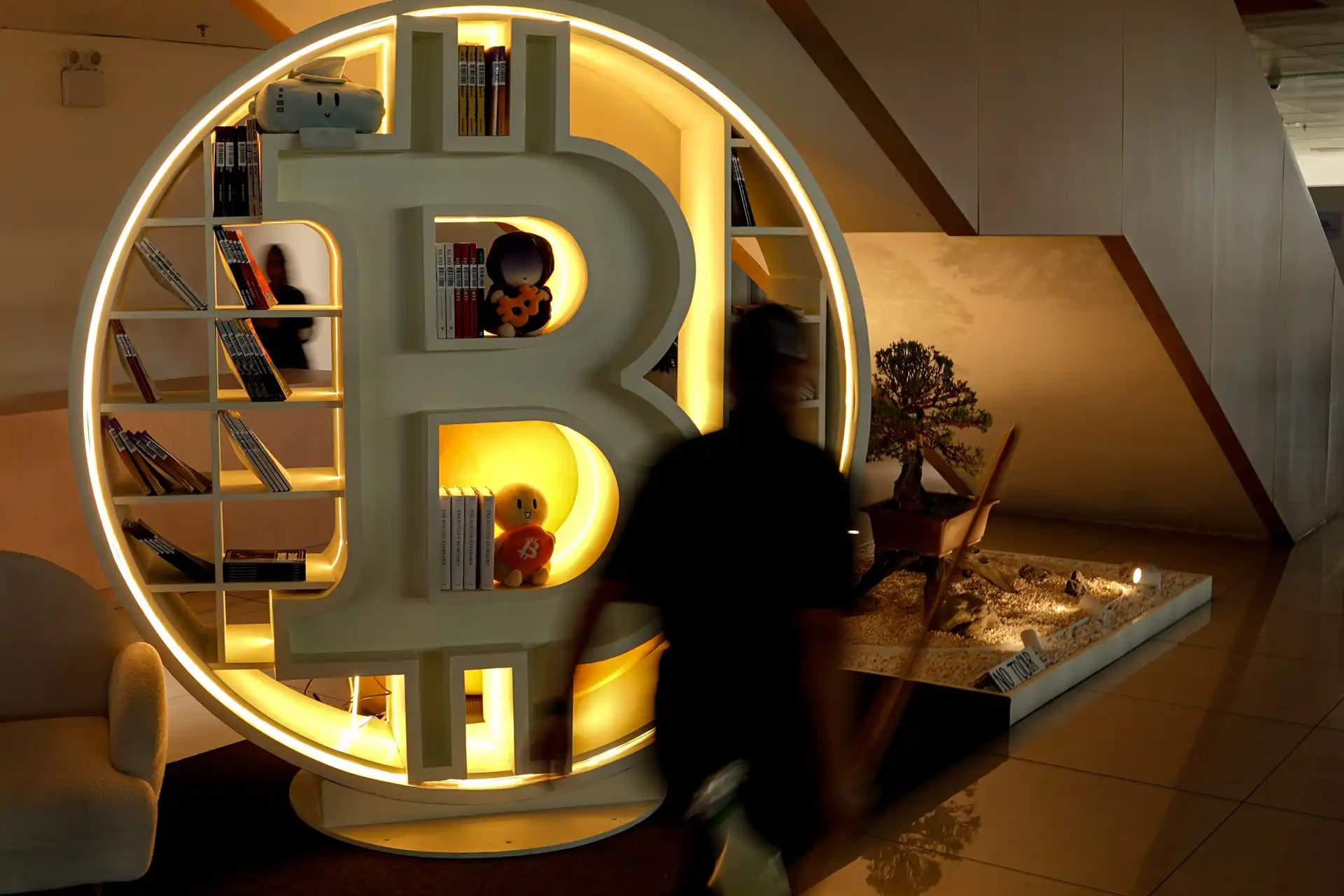 O Bitcoin pode testar os US$ 90.000 após a pressão sobre os short sellers, mas traders alertam que a alavancagem está aumentando